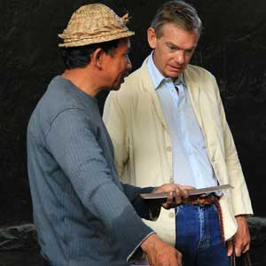 Andy Gwatkin discusses the merits of steel gamelan keys with a Balinese gamelan maker.