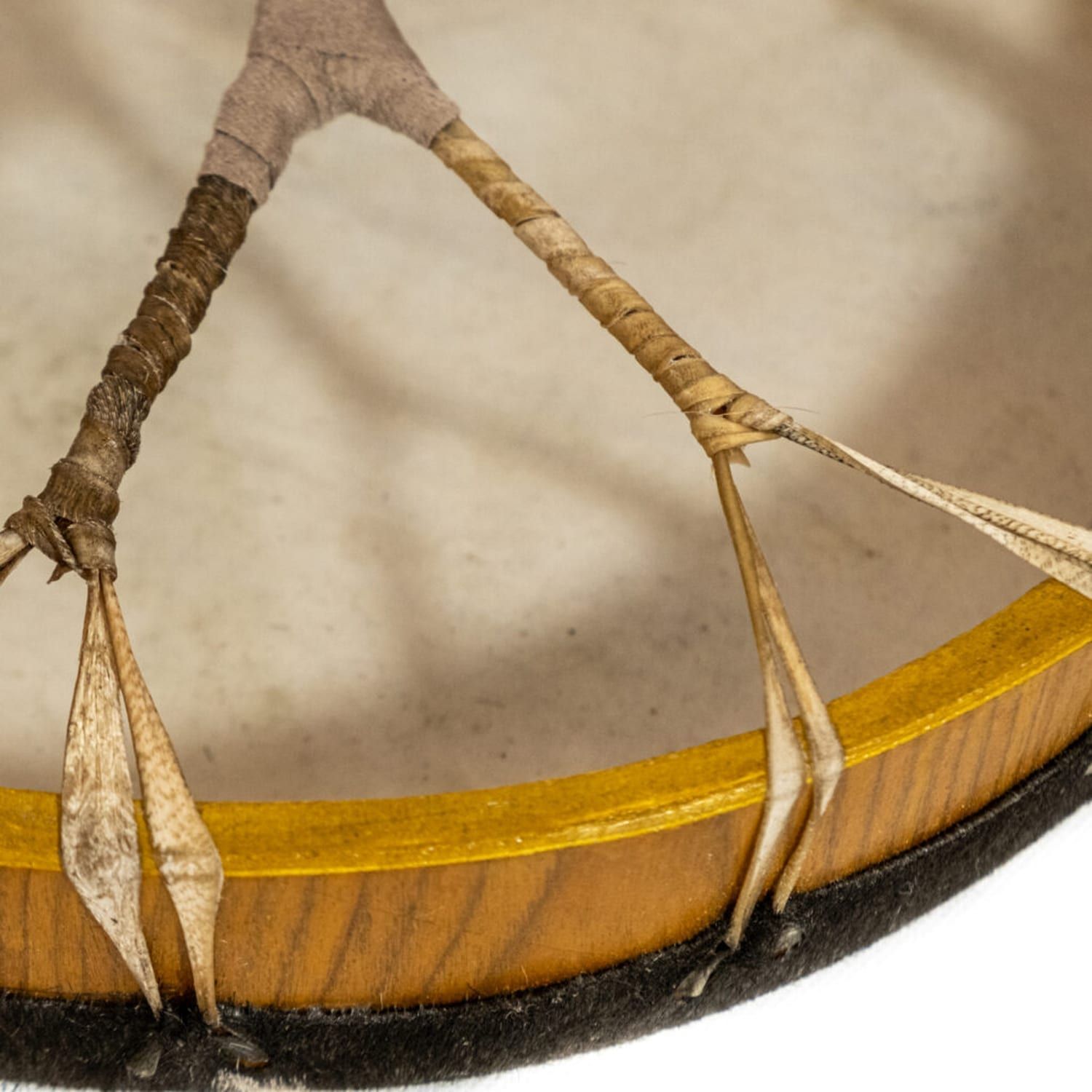 WP-Shaman-drum-round-hair-stringing